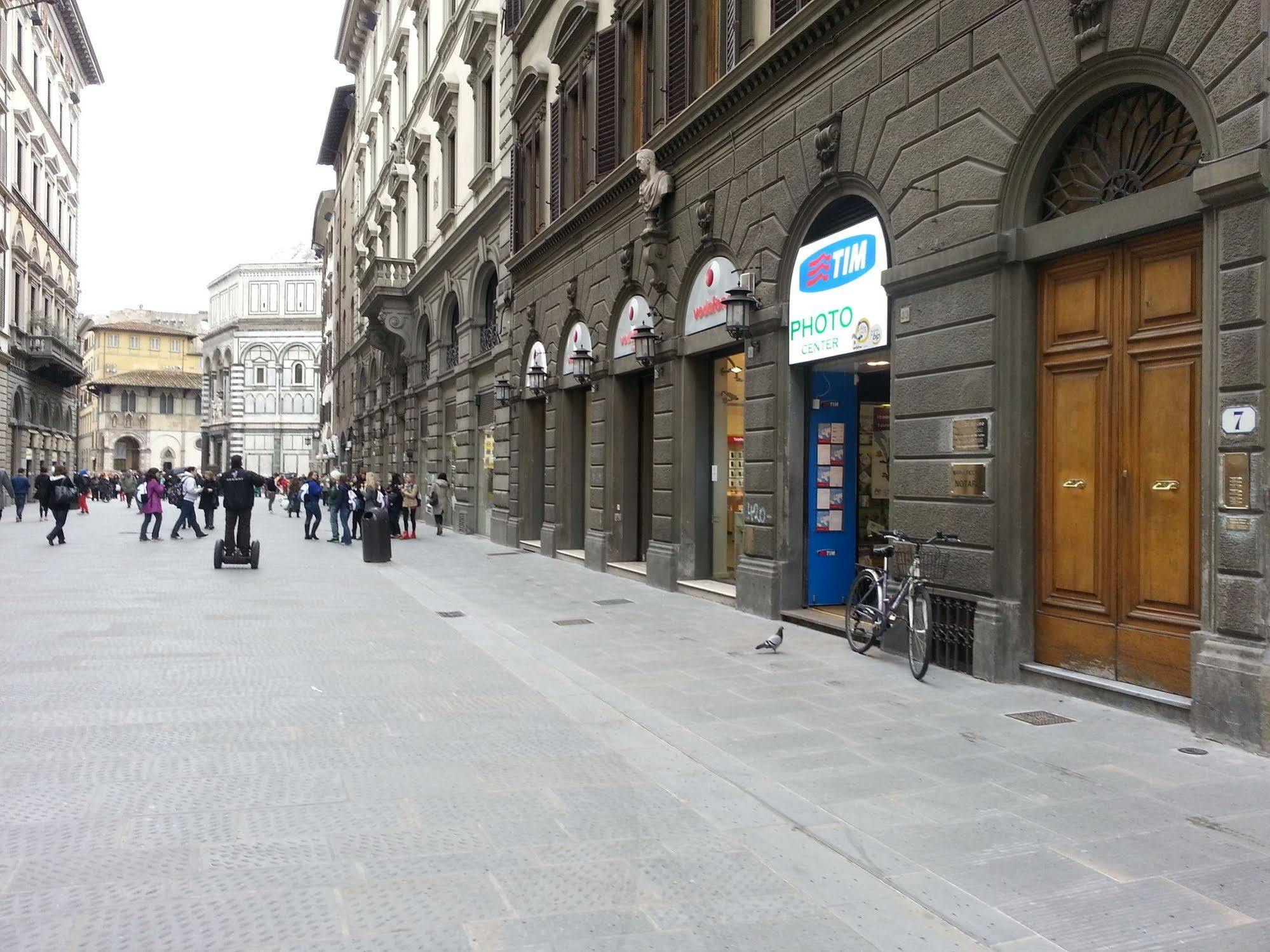Firenze Apartments Luaran gambar