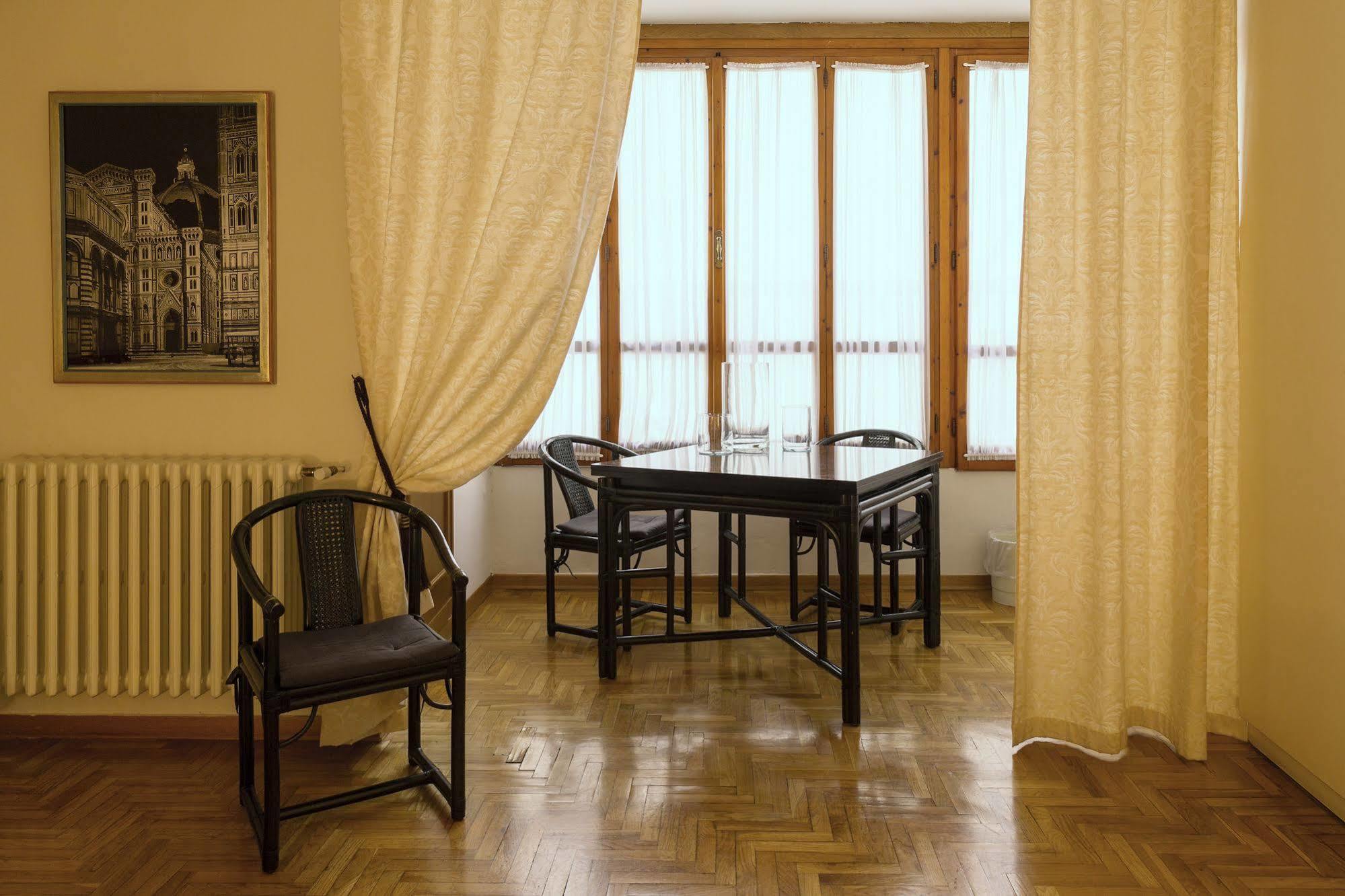 Firenze Apartments Luaran gambar
